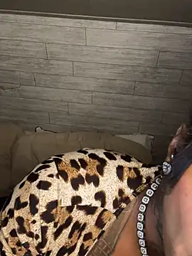 CUMQUEEN-XXX69's Webcam Show