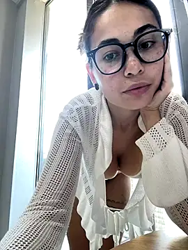 welcome2talili's Webcam Show