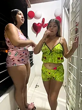 royalgirls_x's Webcam Show