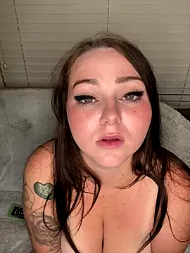 Kira_tattoo's Webcam Show
