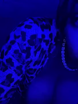 CUMQUEEN-XXX69's Webcam Show