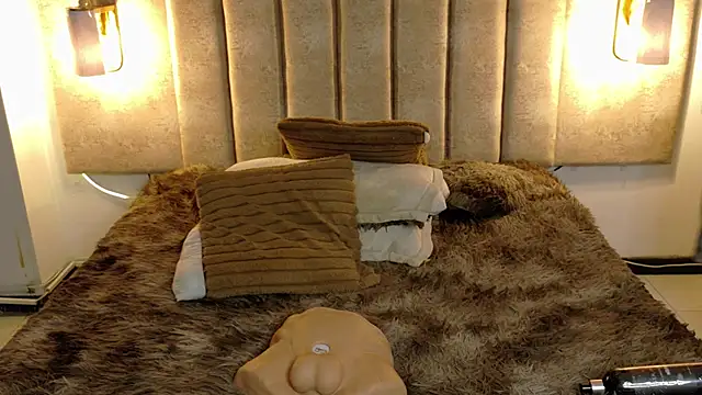 miaa_saenz1's Webcam Show
