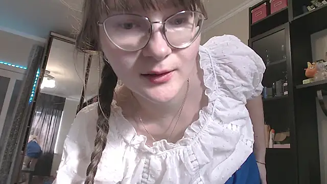 KiraGoldens' Webcam Show