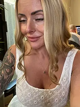 EmaSalis' Webcam Show
