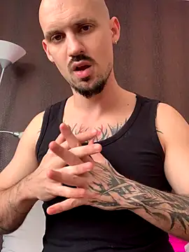 AssHunter4k's Webcam Show