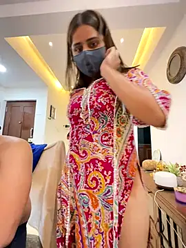 youngcoupleloverose's Webcam Show