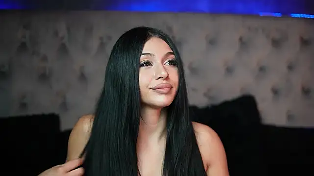 GiuliaSya's Live Sex Cam Show