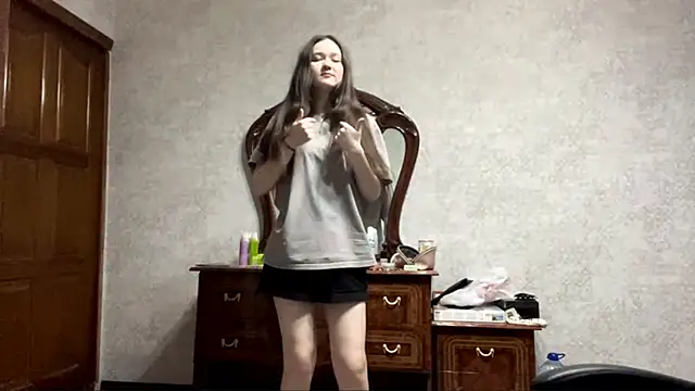 Pikmigirl18's Webcam Show