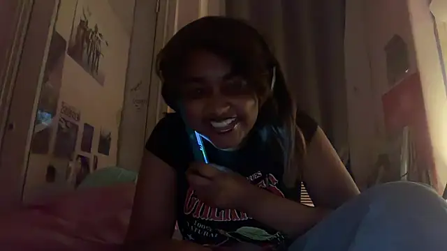 KittyTops' Webcam Show
