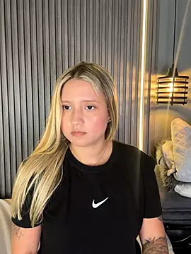 MiaPetit_'s Webcam Show