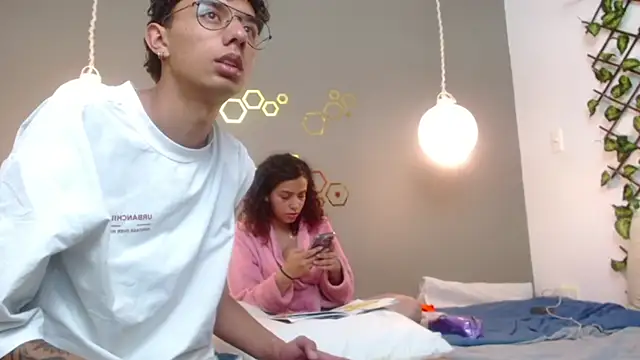 Sarabubbie's Webcam Show