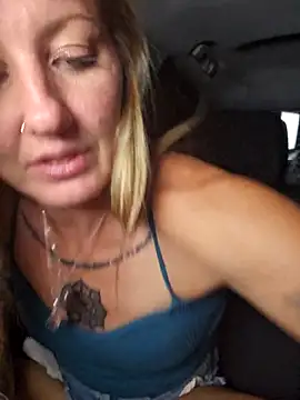 SheIsSomething's Webcam Show