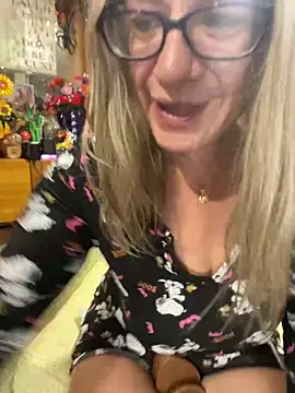 TrenaAnne's Live Sex Cam Show