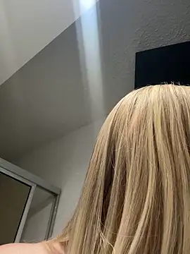 Sweettmia's Live Sex Cam Show