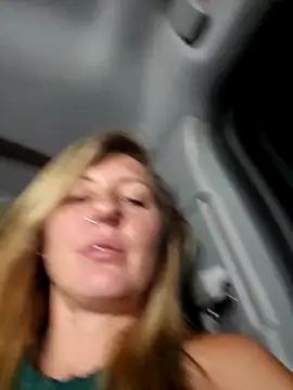 SheIsSomething's Live Sex Cam Show