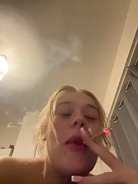 LilyPopsxx's Webcam Show