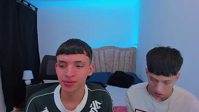 Juan_Nd_Steven's Webcam Show