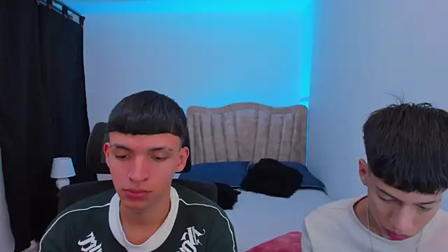 Juan_Nd_Steven's Webcam Show