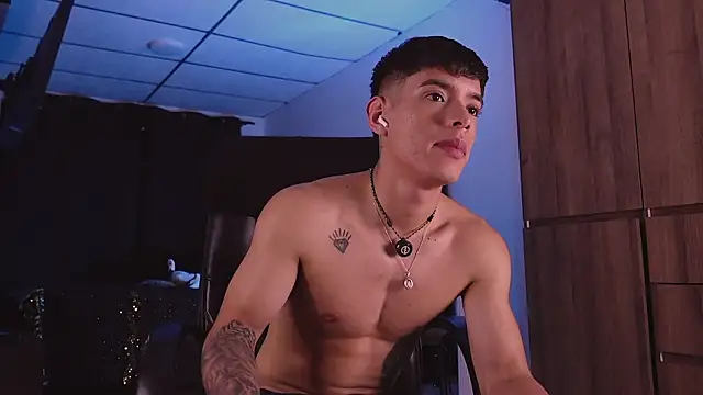 ErosKhaos' Webcam Show
