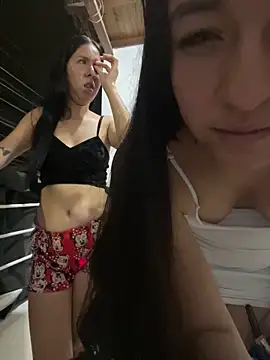 royalgirls_x's Webcam Show