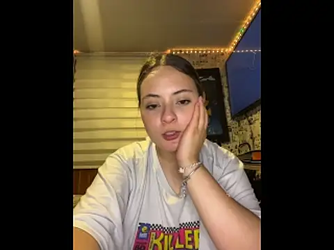 Lilaa2305's Live XXX Chat