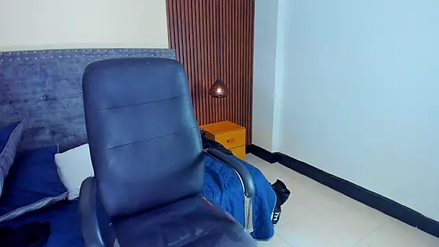 Jhoumod_21's Webcam Show