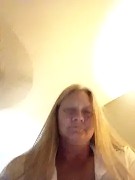 wetnwildforyou's Webcam Show