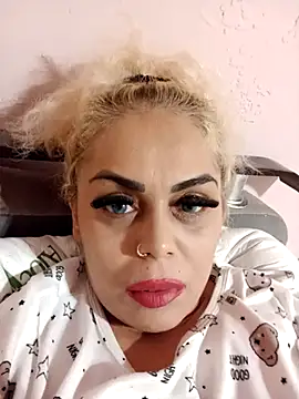 izauri2025's Live Sex Cam Show