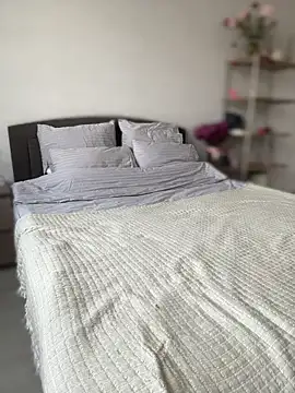 tina1your1's Webcam Show