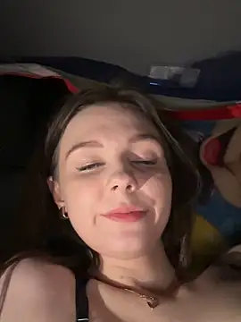 MilaBee's Webcam Show