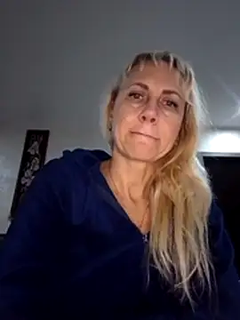 KissMiSveet's Webcam Show