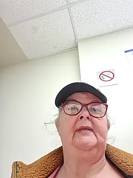 TiguhguhrsRose's Webcam Show