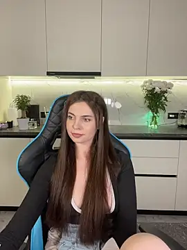 CurlyLara's Webcam Show