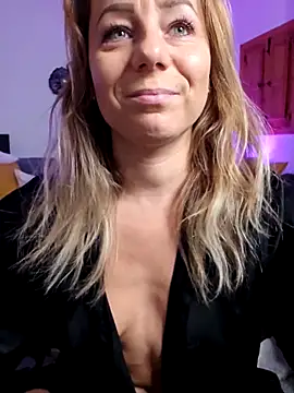 AngelaDesires' Webcam Show