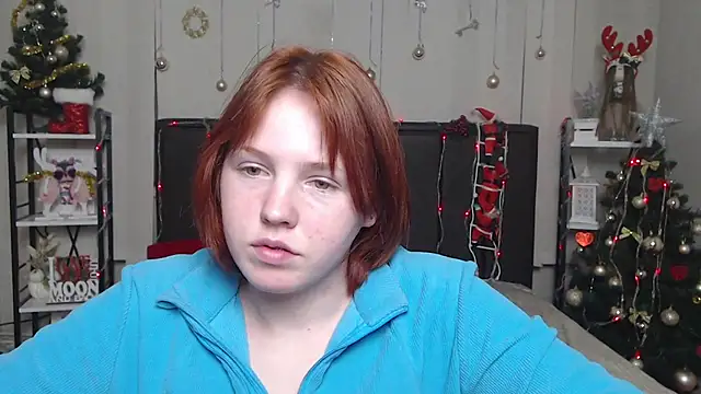 EvelinaRedfox's Webcam Show