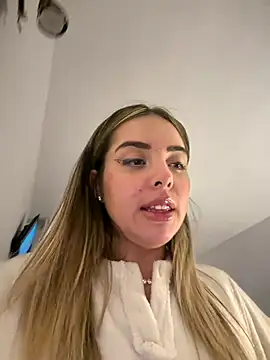 Alirawrz's Webcam Show