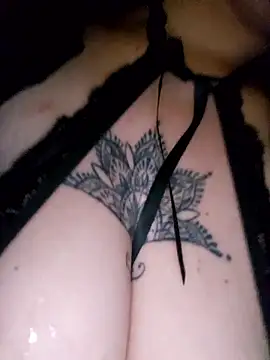 BustyVampyre's Webcam Show