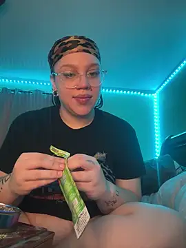 QueenNuttCollector's Live Sex Cam Show