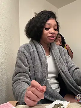 cumforyannna's Webcam Show