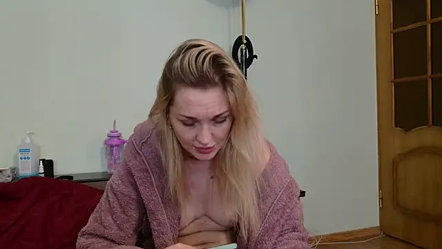 Hotty_Evochka's Webcam Show