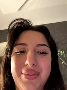 NoraVelour Adlı Modelin Canlı Seks Kamerası Şovu