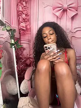 Pokazy przed seks kamerką na żywo – mismialove