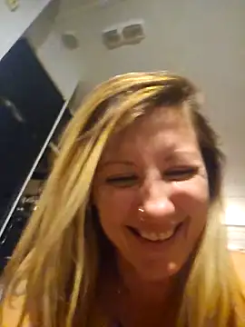 SheIsSomething's Webcam Show