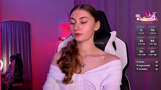 lady_curls' Webcam Show