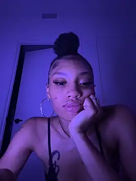 Davineniy লাইভ সেক্স ক্যাম শো