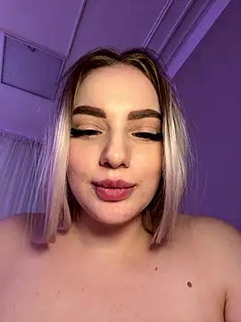 HugeBoobsAlice's Webcam Show