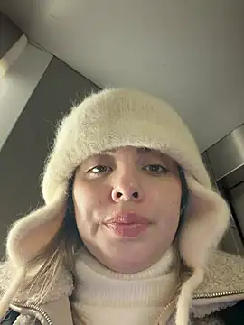 Alirawrz's Webcam Show