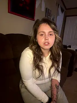 Онлайн секс-шоу JuicyExxxperience