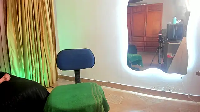 hailey-frost's Live XXX Chat