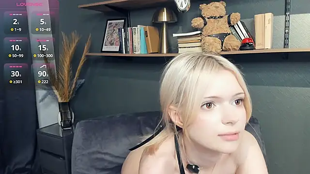 LaureMestler's Webcam Show